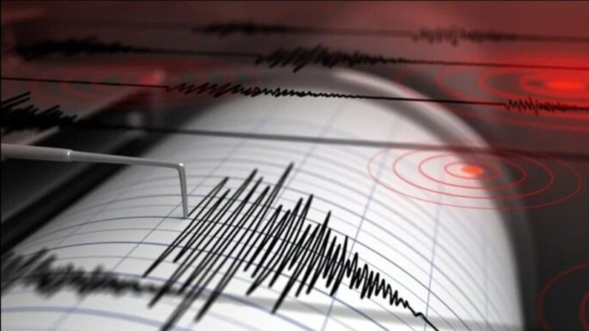 USGS records Magnitude 7.6 quake off Aomori as Japan issues tsunami alerts