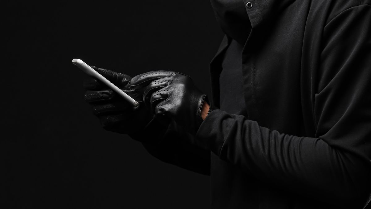 Malaysia police warn of new AI “silent call” scam that clones victims’ voices