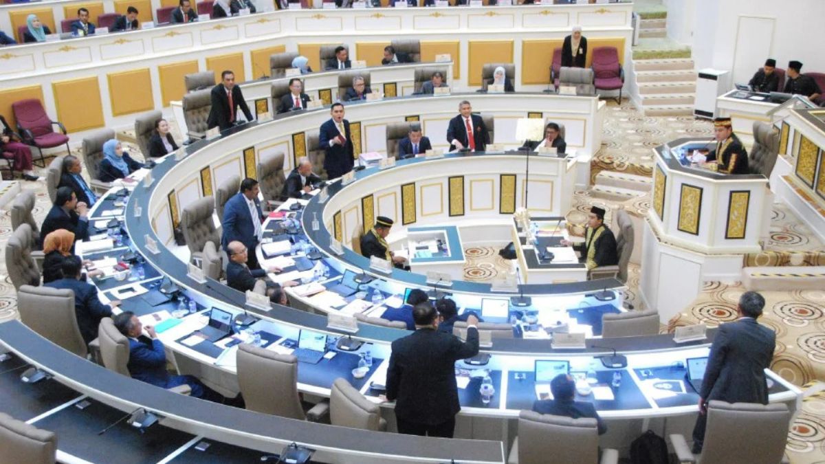 Chaos erupts in Melaka Assembly after opposition raises alleged affair involving ADUN and married woman