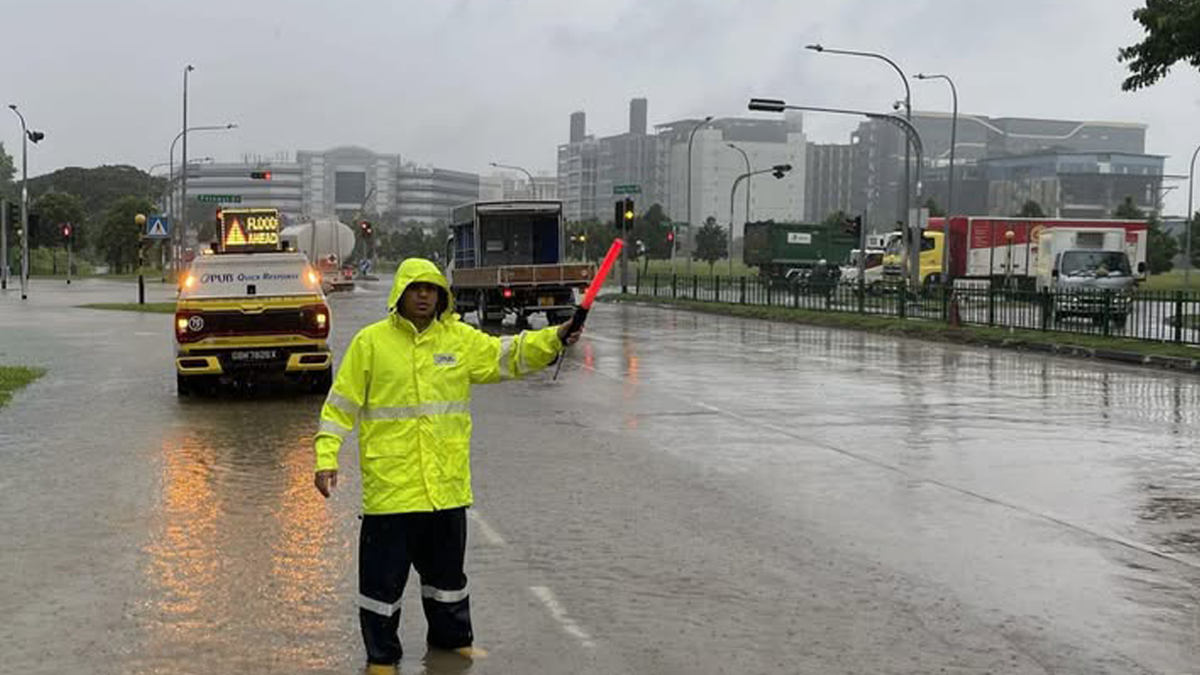 Heavy rainfall causes flash floods in western Singapore, subsides within 30 minutes