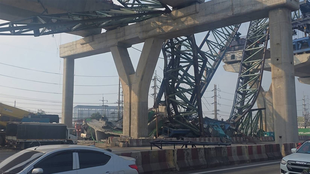 Crane collapse on Rama II Road kills two, heightens scrutiny of ‘Death Road’ construction