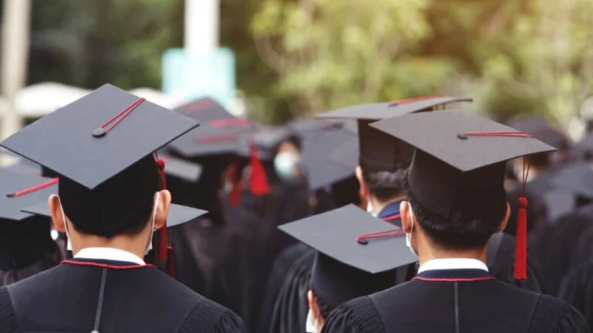 Fresh graduates face tougher job market amid rising competition and complex hiring processes