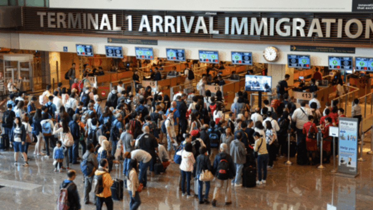 Over 41,000 foreigners barred from Singapore in 2025; new no-boarding directive to start in 2026