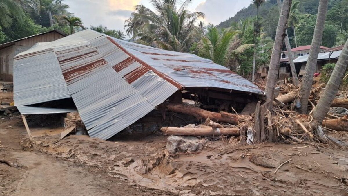 Civil society groups issue legal notice urging national disaster status for Sumatra floods