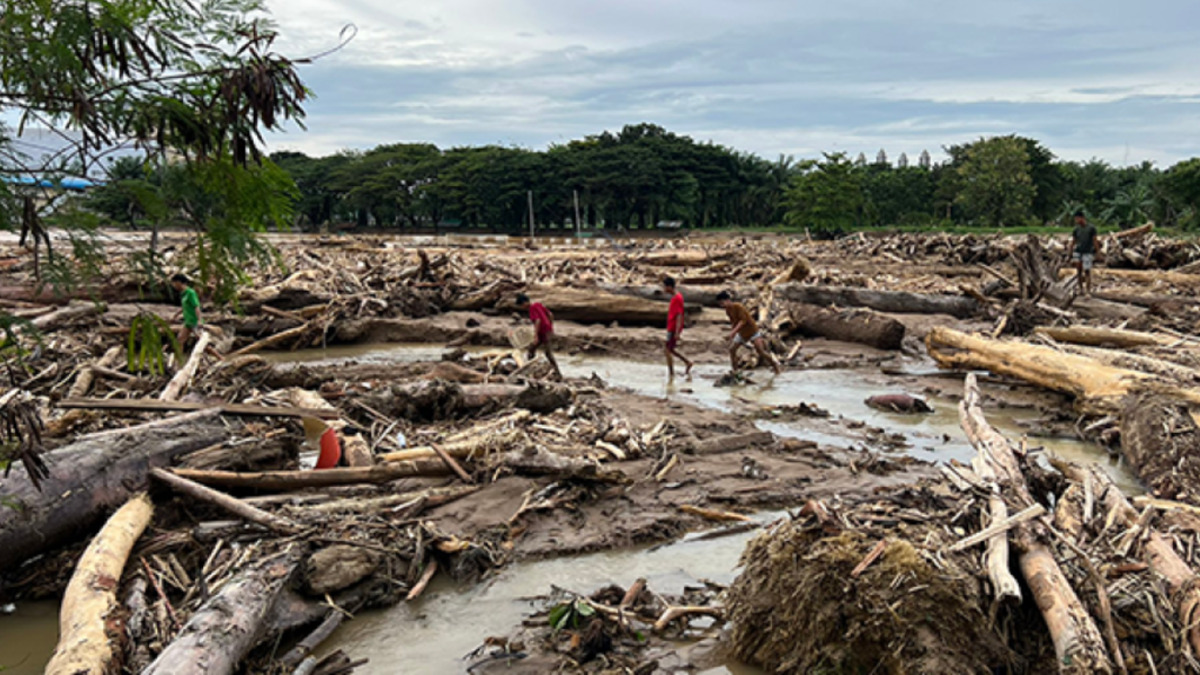 BNPB reports rise in fatalities to 990 after floods and landslides in Sumatra