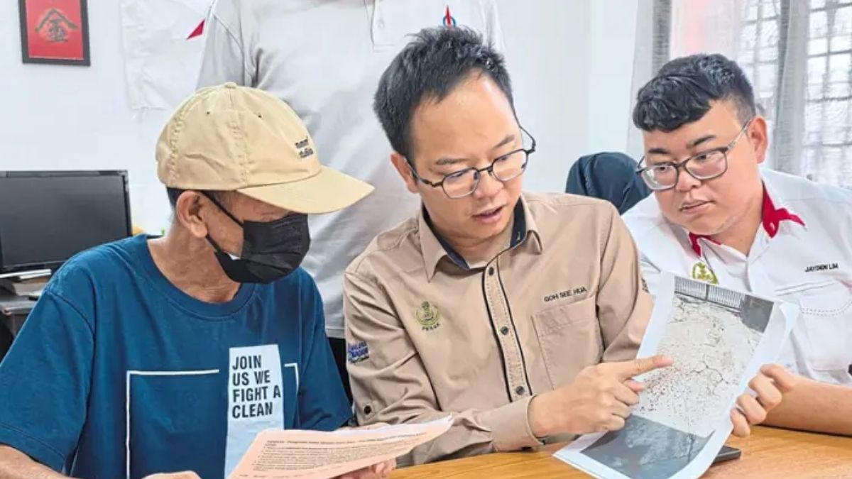 59yo Malaysian father drains pension to pay US$17k son’s gambling debts, pleads loan sharks to stop threats