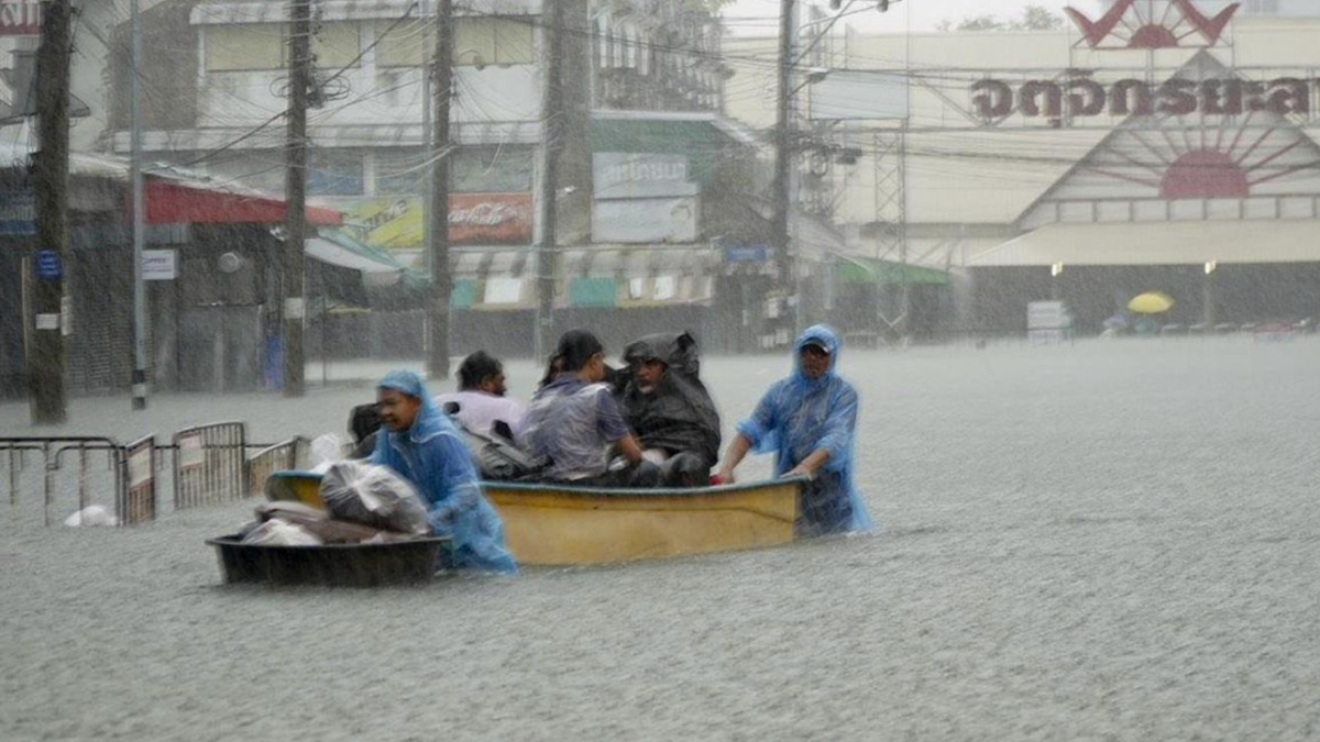 Cabinet declares Songkhla a disaster zone as floods kill 13 and Hat Yai faces worsening crisis