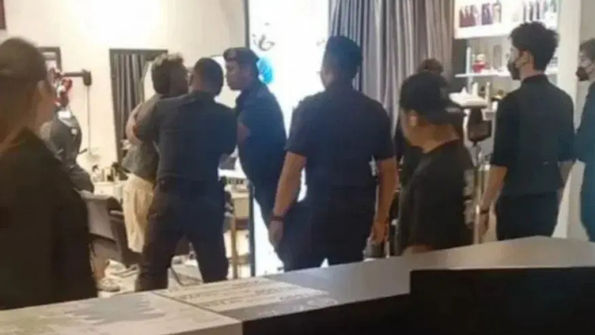 Two Singaporean men arrested after beer-spill dispute sparks fights at JB mall and police station
