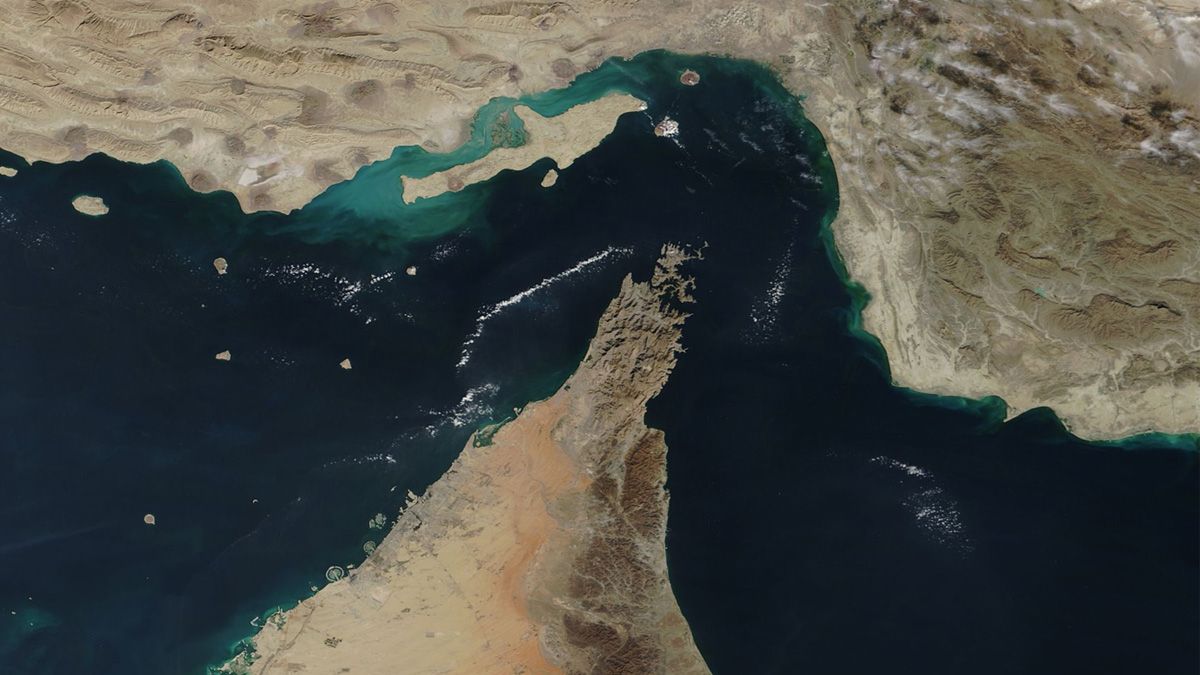 Iran delays response to US peace proposals as Strait of Hormuz tensions persist